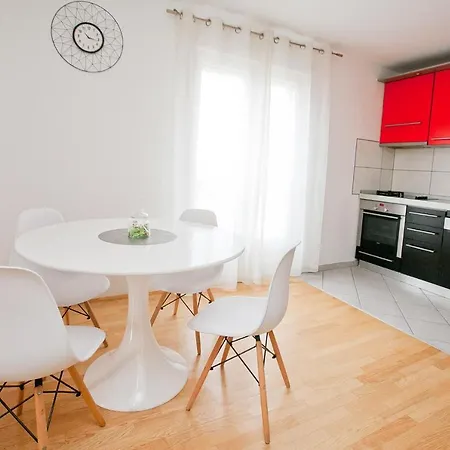 Sunny & Relaxing Apartman